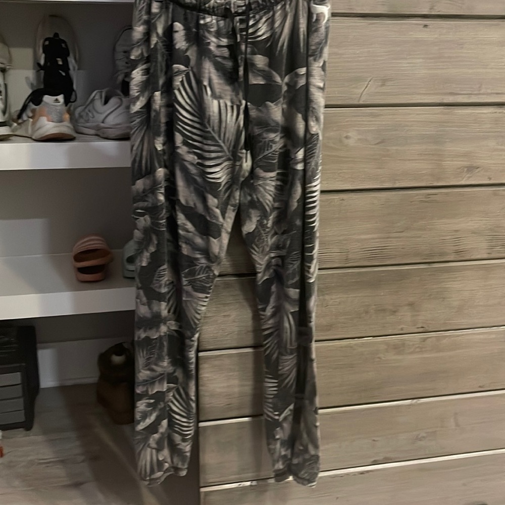 VS GRAY TROPICAL PLANT PJ PANTS
